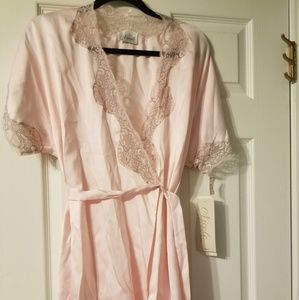Vintage silky style robe